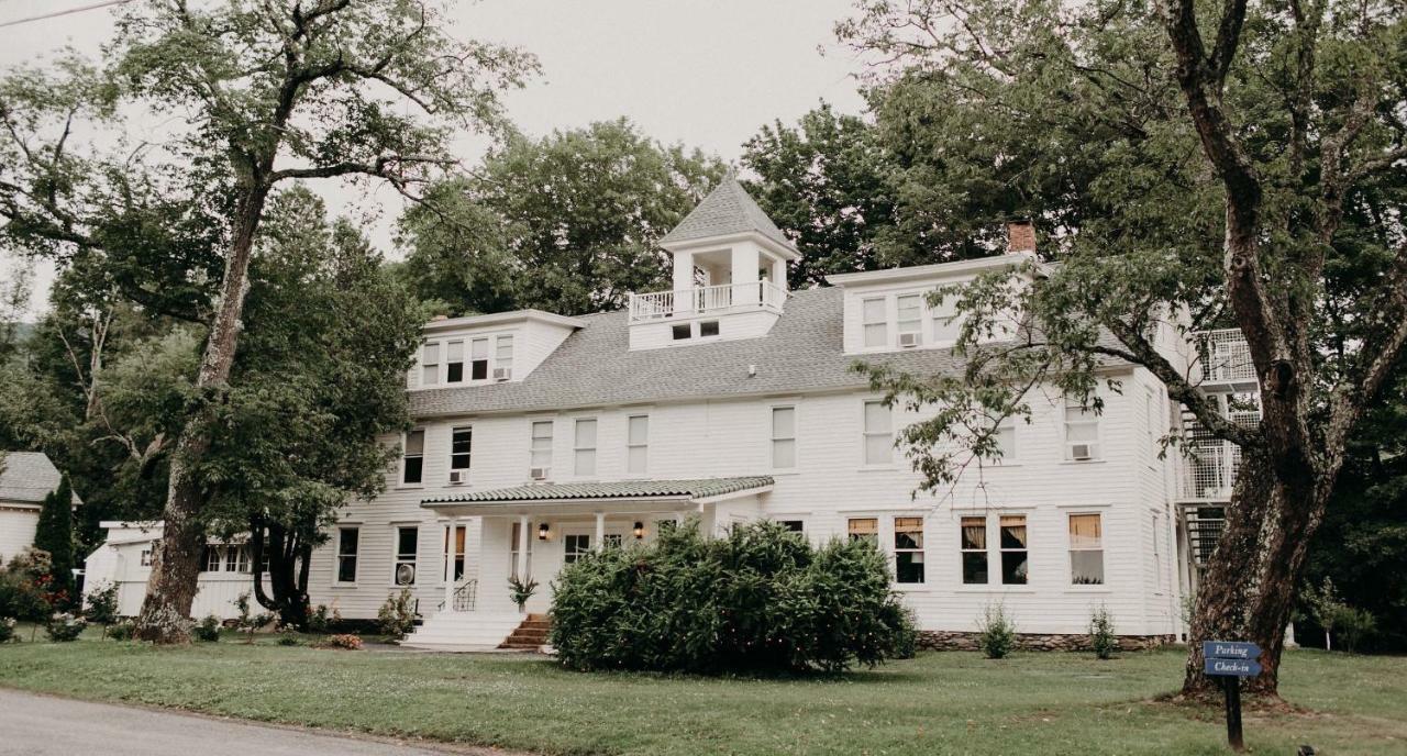 ホテルFoxfire Mountain House Mount Pleasant エクステリア 写真
